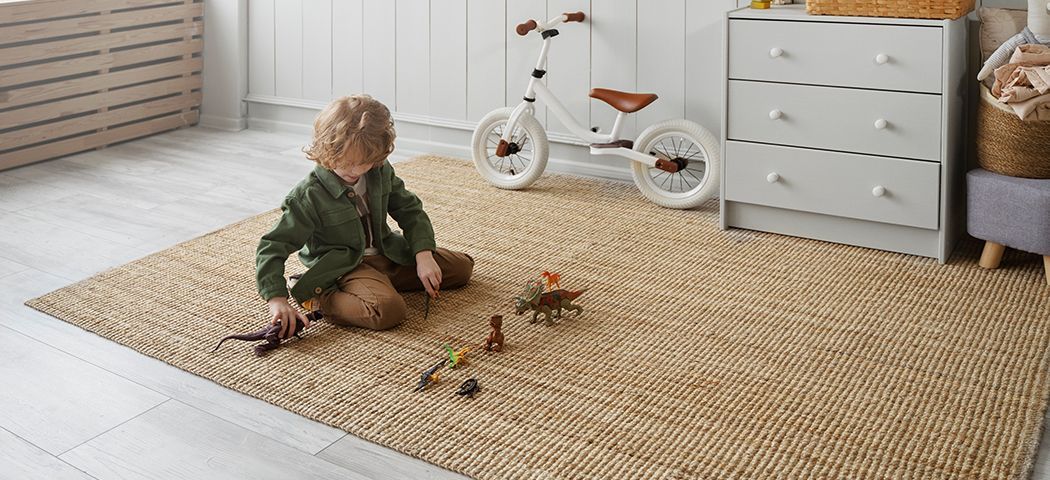 Dziecięca przygoda na dywanie – urządzamy pokój dziecka